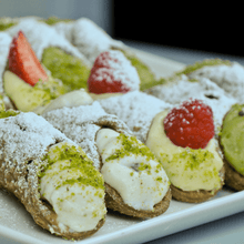 Load image into Gallery viewer, 10 Cannoli (9cm) - Mixed Fillings